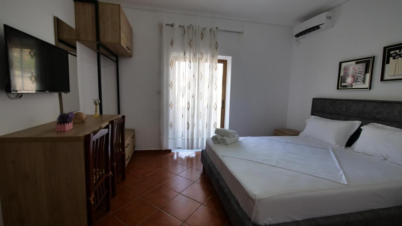 Kiri S.Apartaments Sarandë Exterior foto
