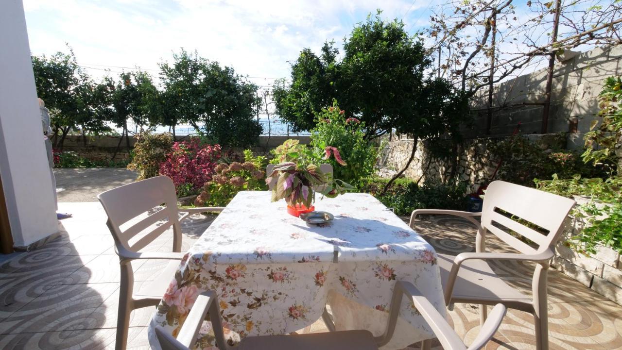 Kiri S.Apartaments Sarandë Exterior foto