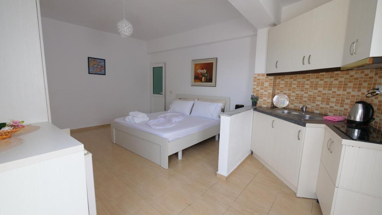 Kiri S.Apartaments Sarandë Exterior foto
