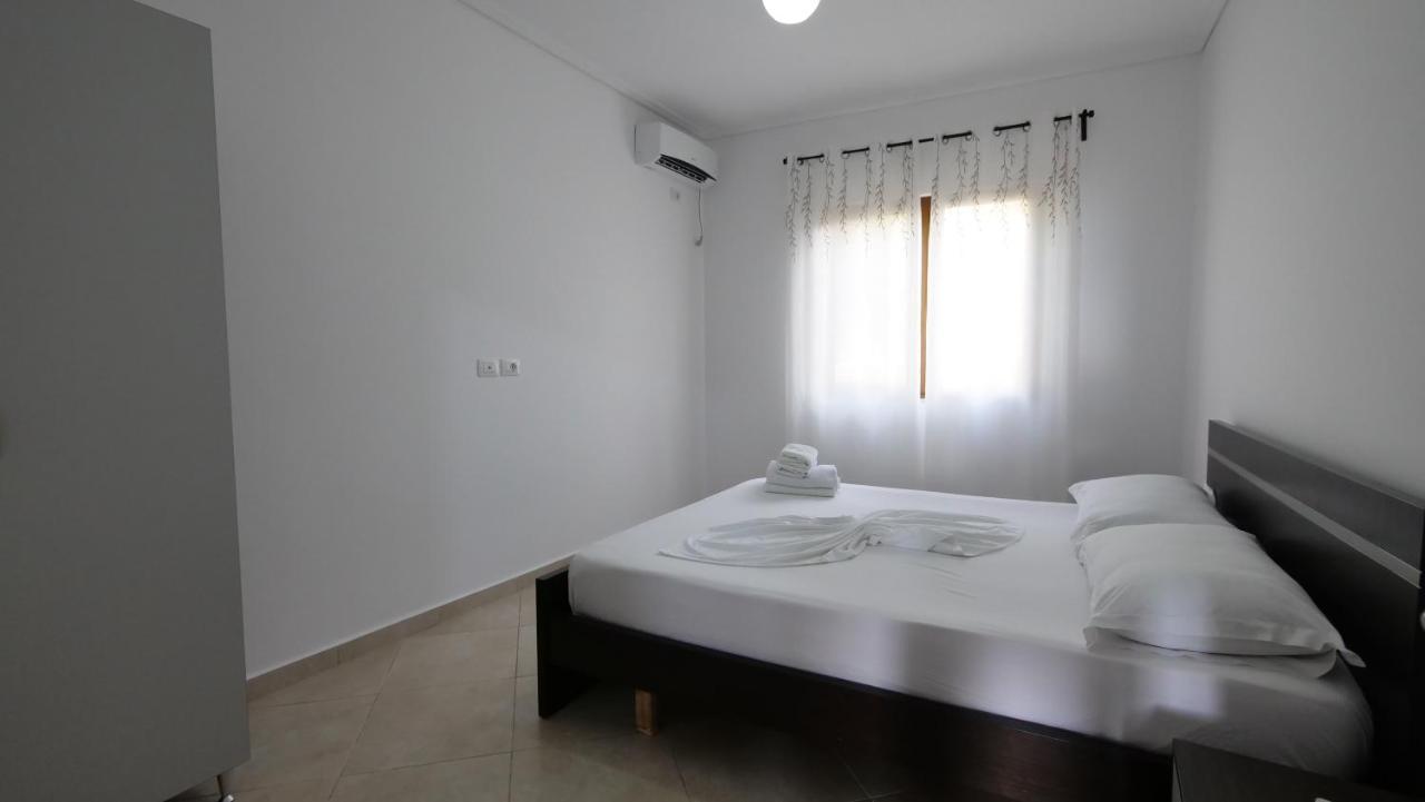 Kiri S.Apartaments Sarandë Exterior foto