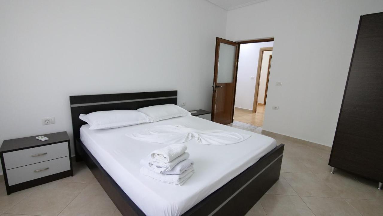 Kiri S.Apartaments Sarandë Exterior foto